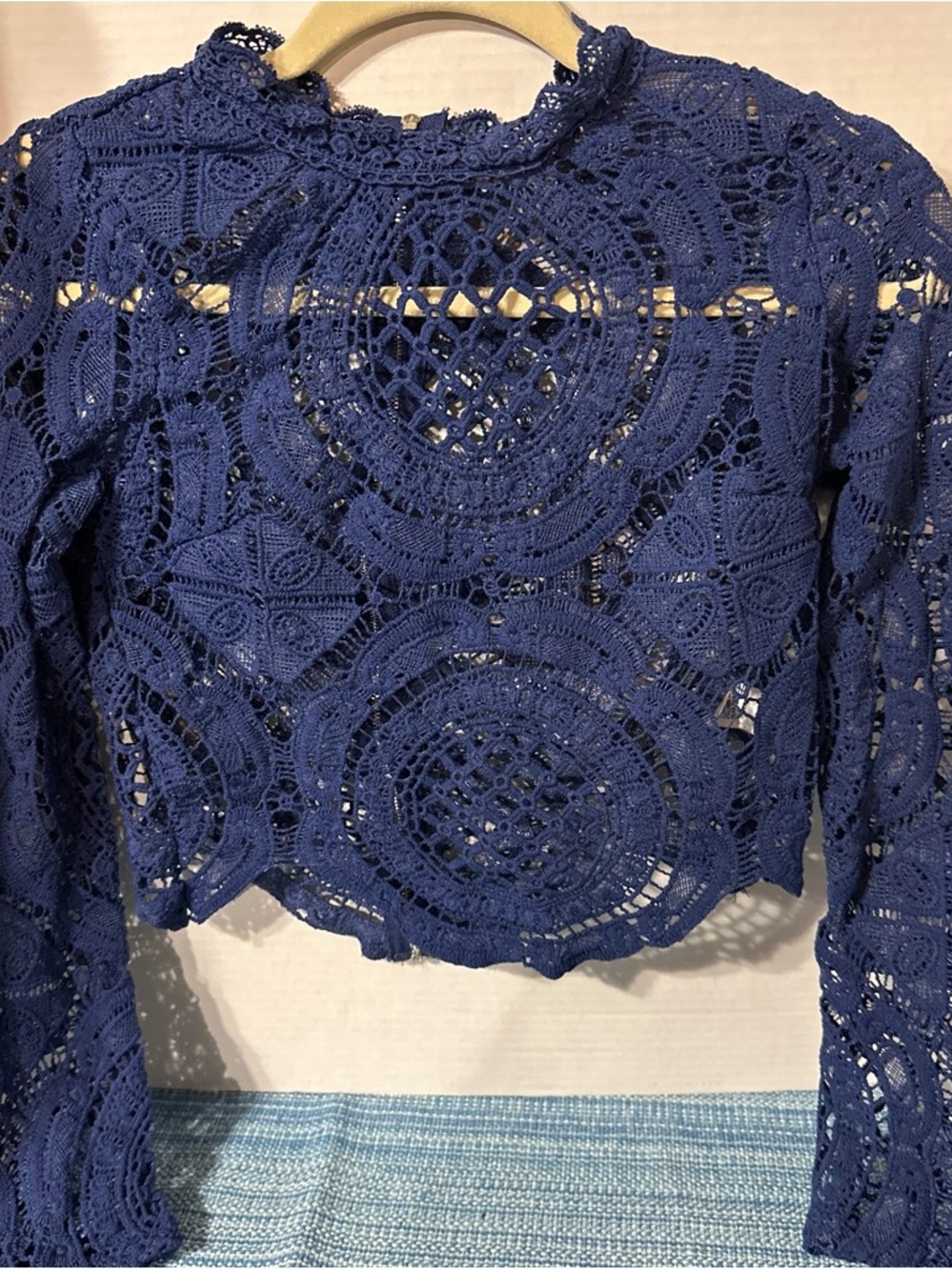 Crochet Lace Long-Sleeve Crop Top - Deep Blue
